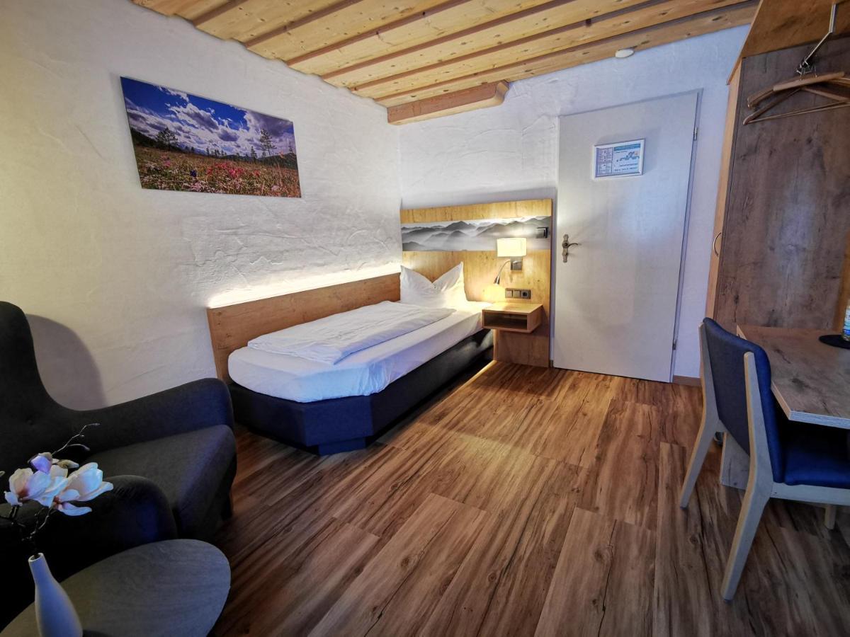 Gasthof & Hotel Zur Post Wallgau Bagian luar foto