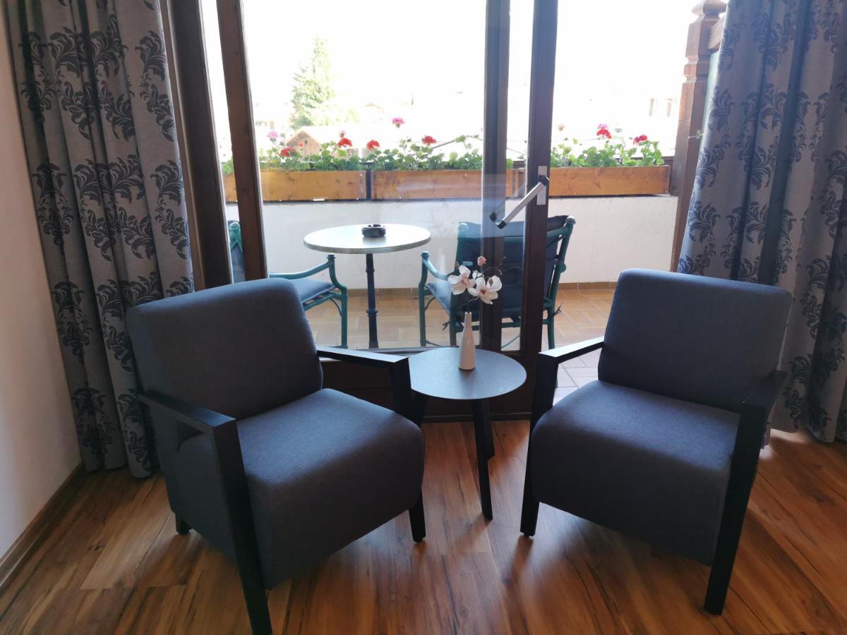 Gasthof & Hotel Zur Post Wallgau Bagian luar foto