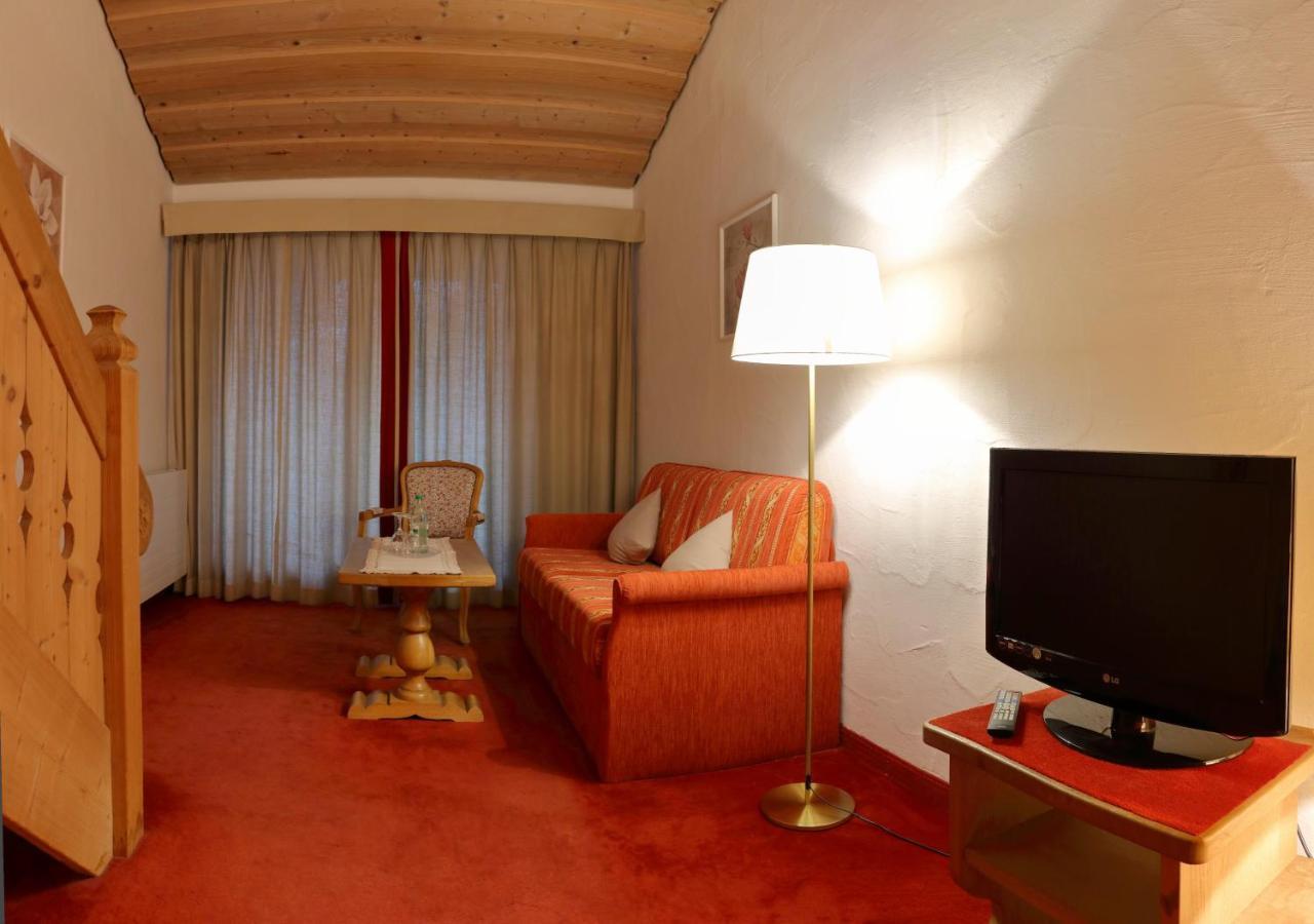 Gasthof & Hotel Zur Post Wallgau Bagian luar foto