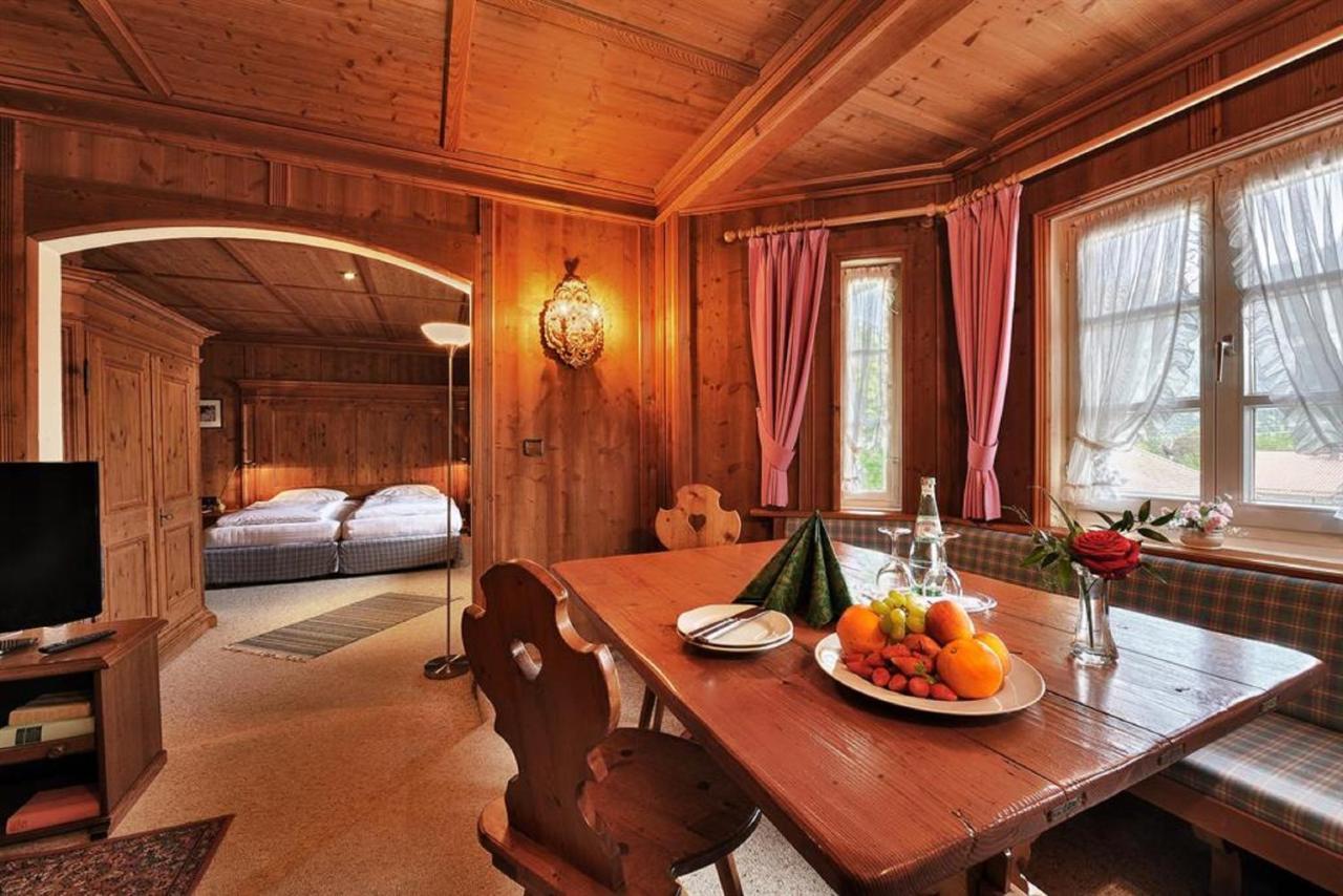 Gasthof & Hotel Zur Post Wallgau Bagian luar foto