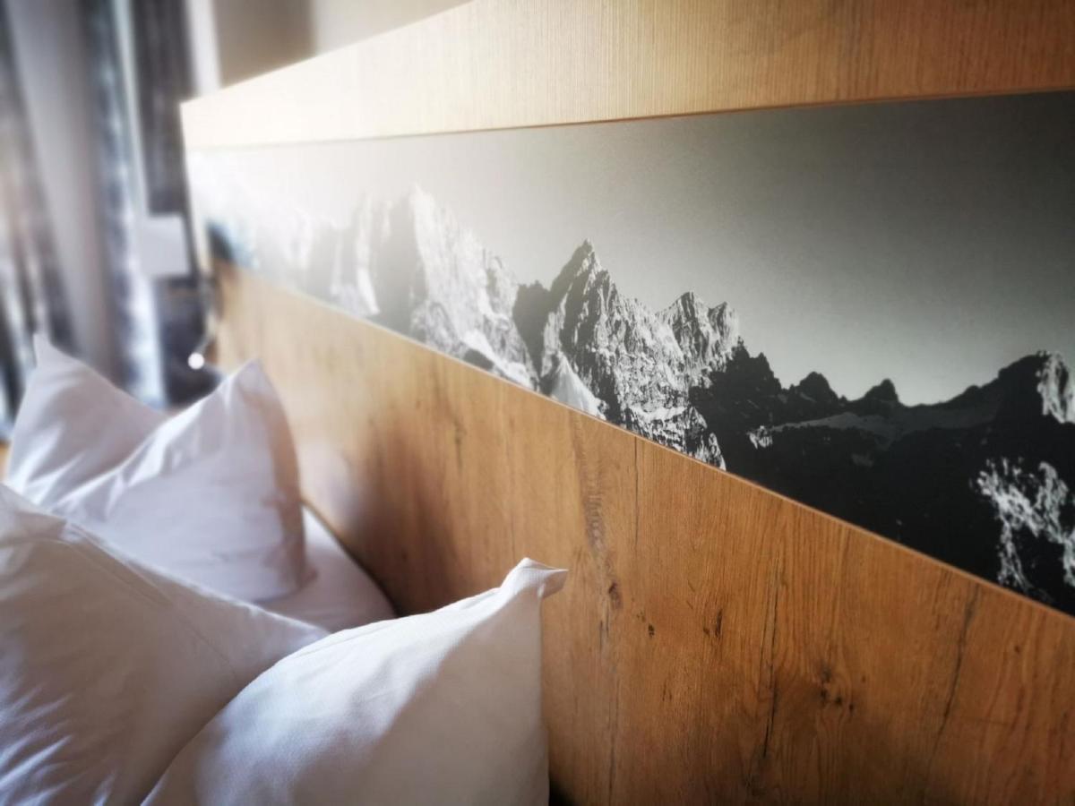 Gasthof & Hotel Zur Post Wallgau Bagian luar foto