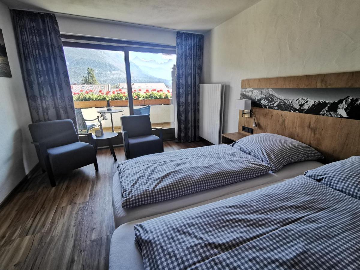 Gasthof & Hotel Zur Post Wallgau Bagian luar foto