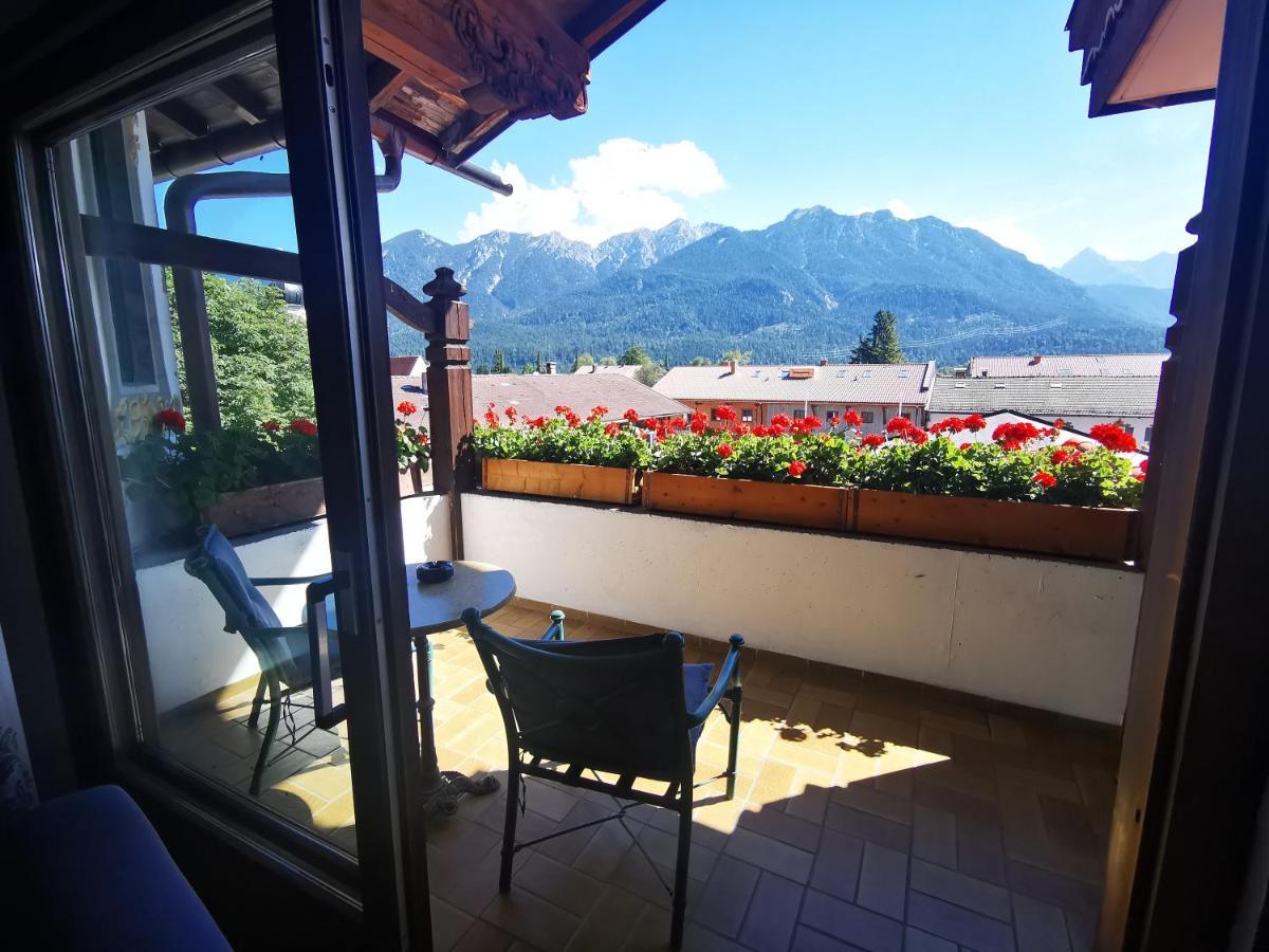 Gasthof & Hotel Zur Post Wallgau Bagian luar foto