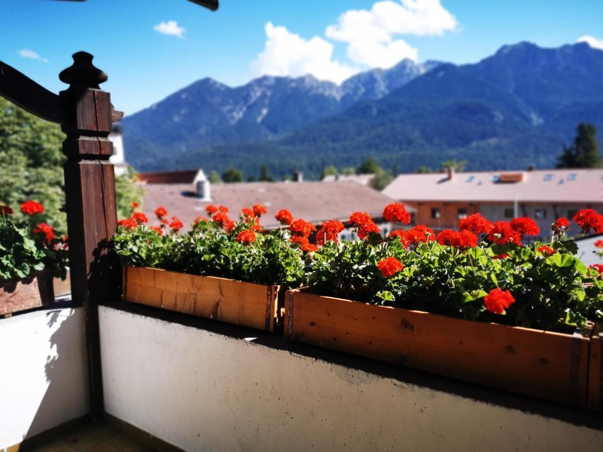 Gasthof & Hotel Zur Post Wallgau Bagian luar foto