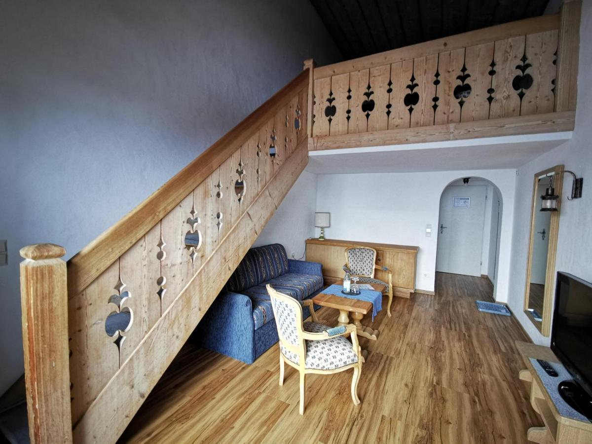 Gasthof & Hotel Zur Post Wallgau Bagian luar foto