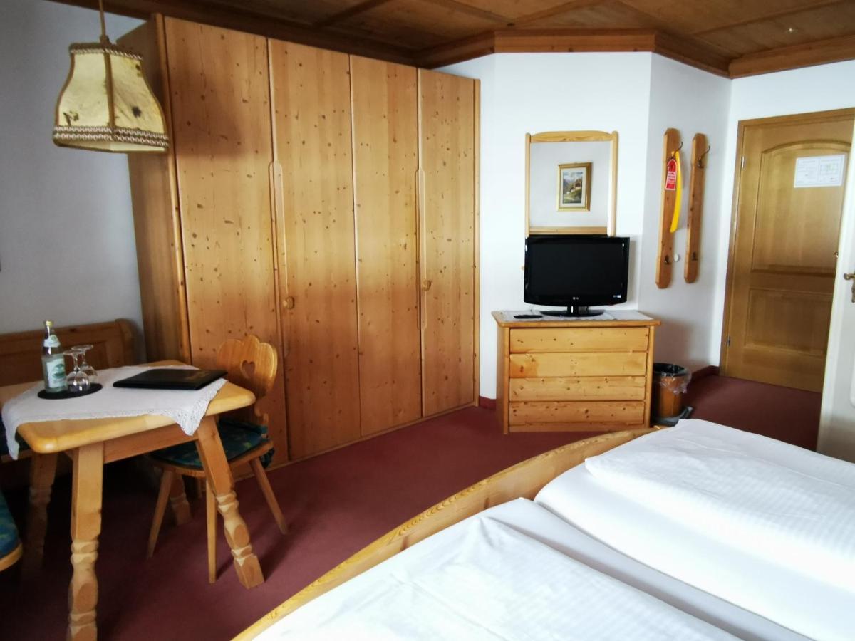 Gasthof & Hotel Zur Post Wallgau Bagian luar foto
