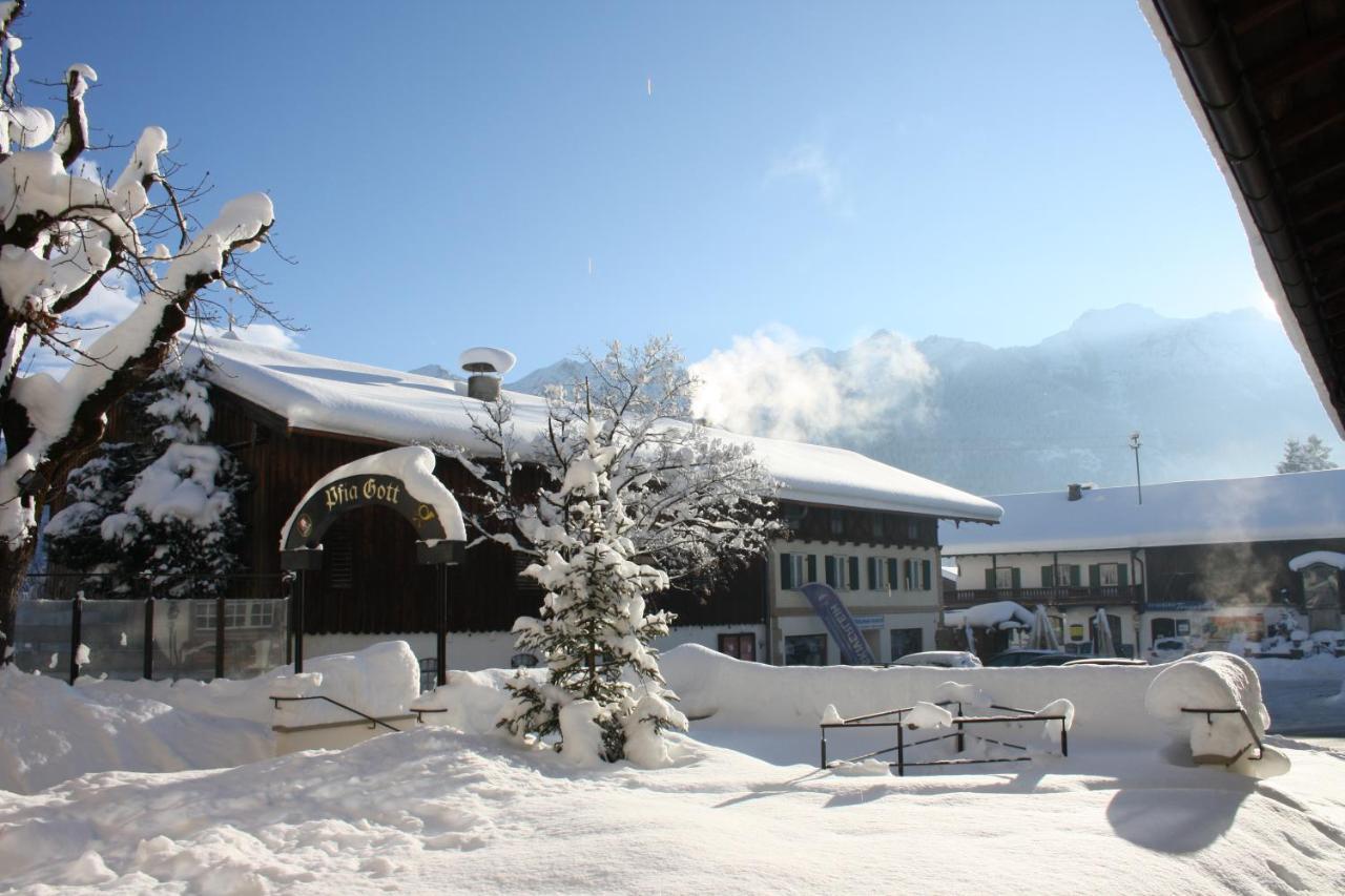 Gasthof & Hotel Zur Post Wallgau Bagian luar foto
